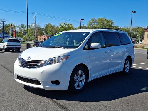 2014 Toyota Sienna LE