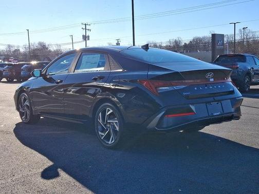 2025 Hyundai ELANTRA HEV Limited