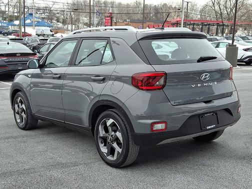 2023 Hyundai VENUE SEL