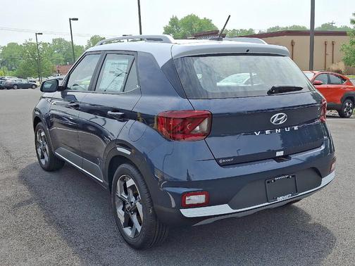 2025 Hyundai VENUE Limited