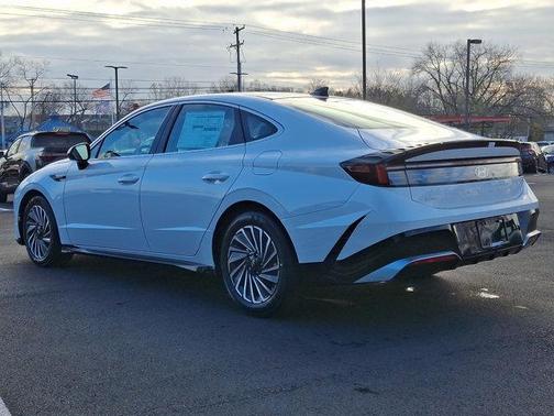 2025 Hyundai SONATA Hybrid SEL