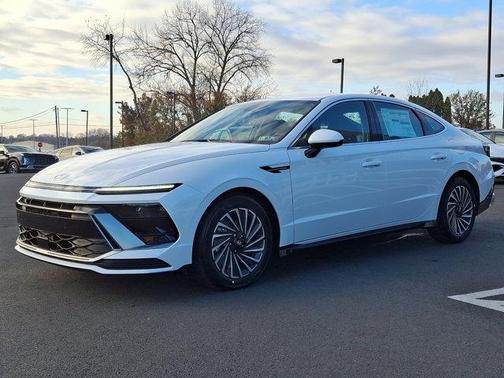 2025 Hyundai SONATA Hybrid SEL