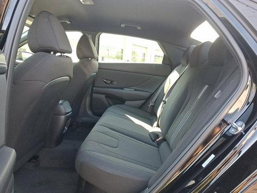 2025 Hyundai ELANTRA HEV SEL Sport