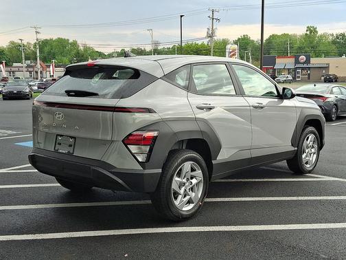 Cyber Gray Metallic 2026 Hyundai KONA SE