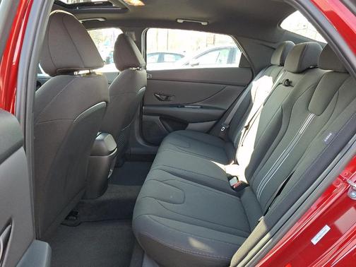 2026 Hyundai ELANTRA SEL