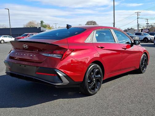 2026 Hyundai ELANTRA SEL