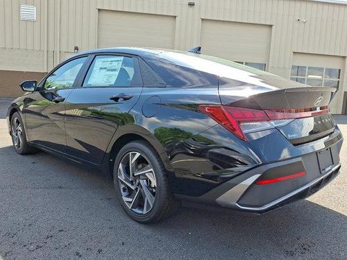 2025 Hyundai ELANTRA HEV SEL Sport