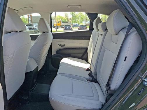 2025 Hyundai TUCSON SE