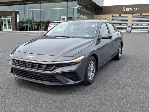 2024 Hyundai ELANTRA SE