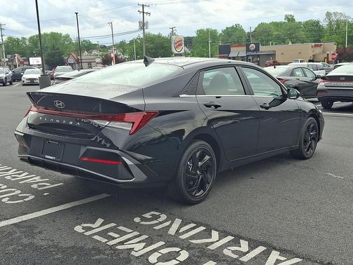 Abyss Black 2026 Hyundai ELANTRA Sport