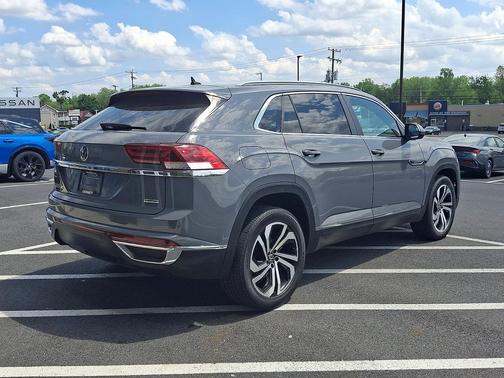 Gray 2022 Volkswagen Atlas Cross Sport 2.0T SEL