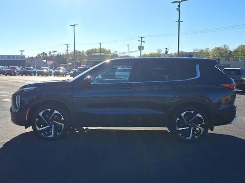 2022 Mitsubishi Outlander SE