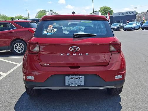 Scarlet Red Pearl 2023 Hyundai VENUE Limited