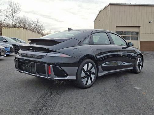 2025 Hyundai IONIQ 6 SE