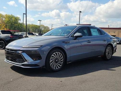 2025 Hyundai SONATA Hybrid Limited