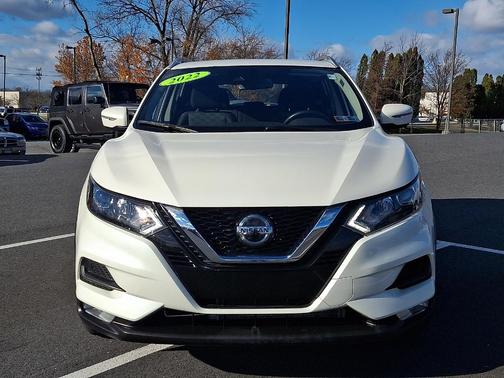 2022 Nissan Rogue Sport SV