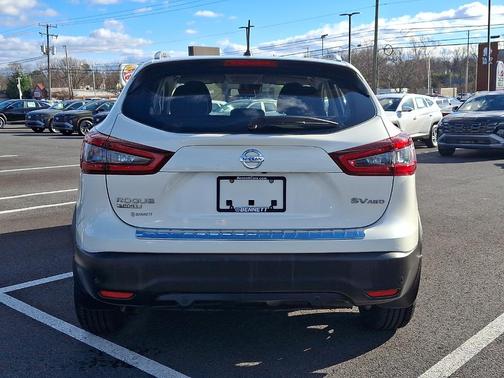 2022 Nissan Rogue Sport SV