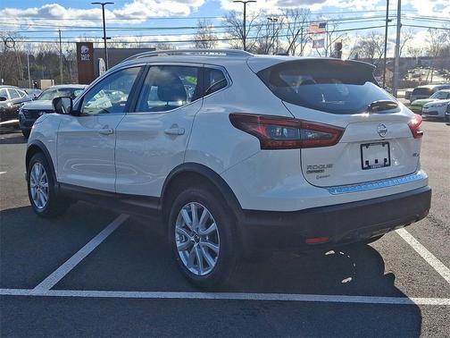 2022 Nissan Rogue Sport SV