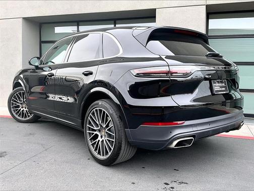 2022 Porsche Cayenne 