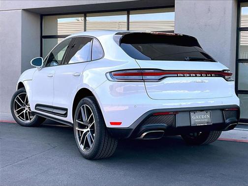 2026 Porsche Macan 