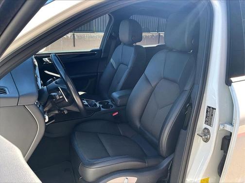 2023 Porsche Macan 