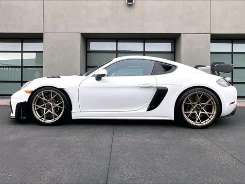 2024 Porsche 718 Cayman GT4 RS
