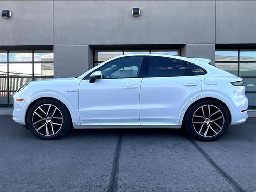 2025 Porsche Cayenne 