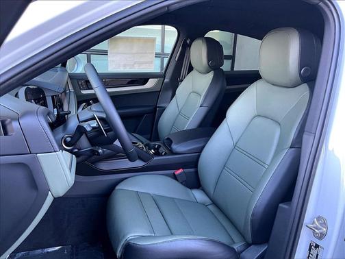 2025 Porsche Cayenne 