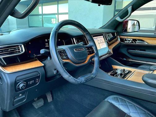 2022 Jeep Grand Wagoneer Series III