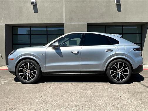 2025 Porsche Cayenne S