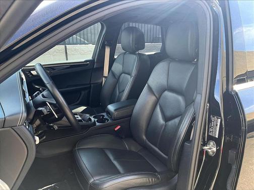 2023 Porsche Macan S