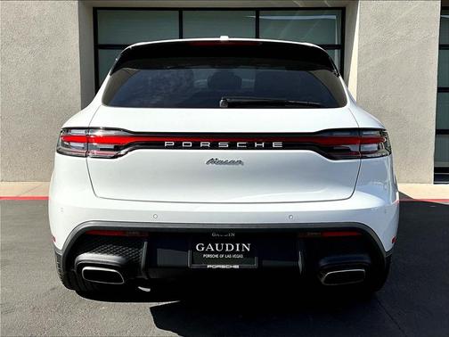 2026 Porsche Macan 