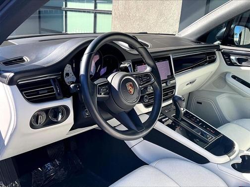 2024 Porsche Macan S