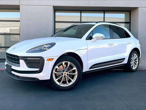 2022 Porsche Macan Base