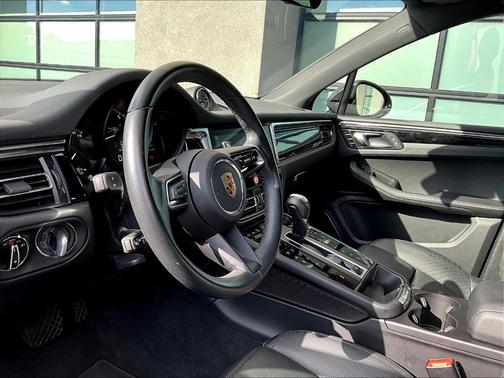 2023 Porsche Macan 