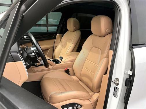 2021 Porsche Cayenne Base