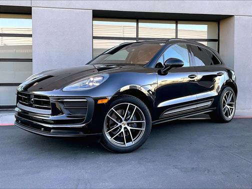 Jet Black 2025 Porsche Macan