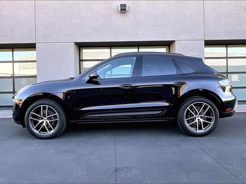 Jet Black 2025 Porsche Macan