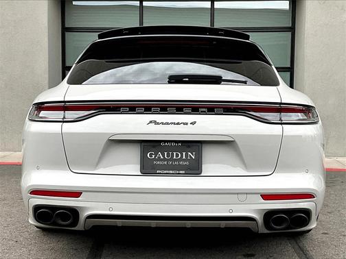 2022 Porsche Panamera 4