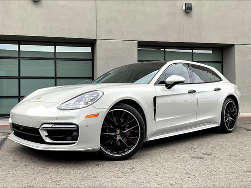 2022 Porsche Panamera 4