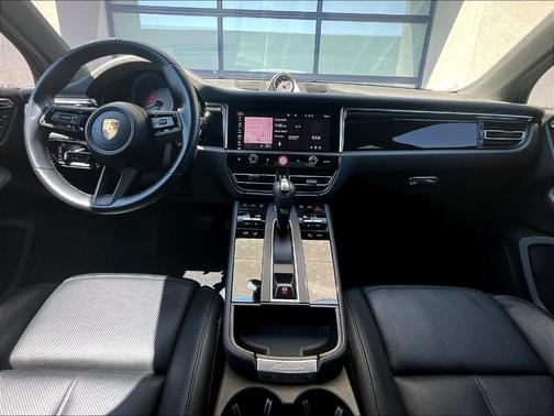 2022 Porsche Macan S