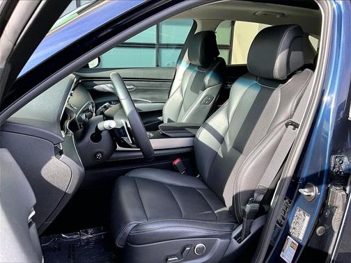 2023 Genesis GV70 2.5T