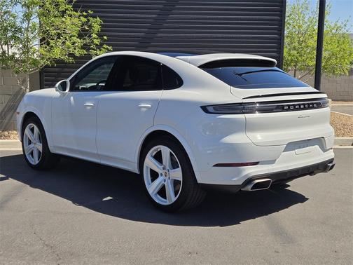 2024 Porsche Cayenne AWD