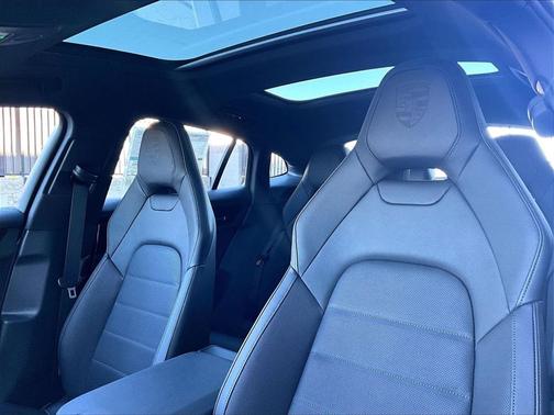 2026 Porsche Panamera 4