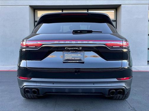 2023 Porsche Cayenne S Platinum Edition