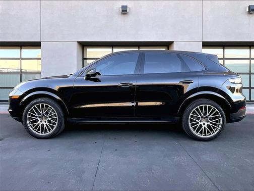 2023 Porsche Cayenne S Platinum Edition