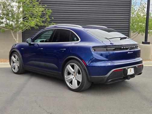 2024 Porsche Macan 4