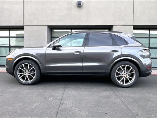 Quartzite Grey Metallic 2026 Porsche Cayenne