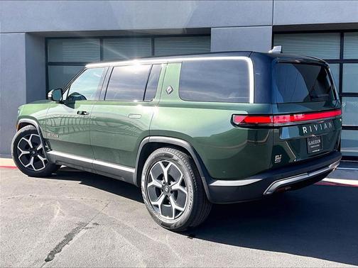 2023 Rivian R1S Adventure Quad Motor Large Pack