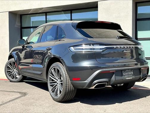Volcano Grey Metallic 2025 Porsche Macan